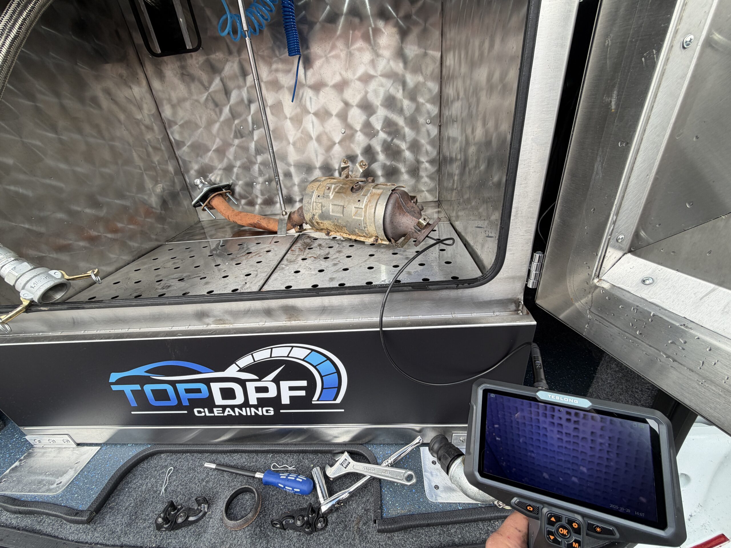 Stroud off-car DPF cleaning for commercial vehicles